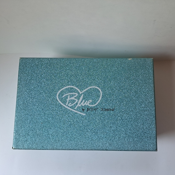 ☀️Betsey Johnson Mari Sandal  -  Color Champaign  - Sz 7.5 - Picture 3 of 14